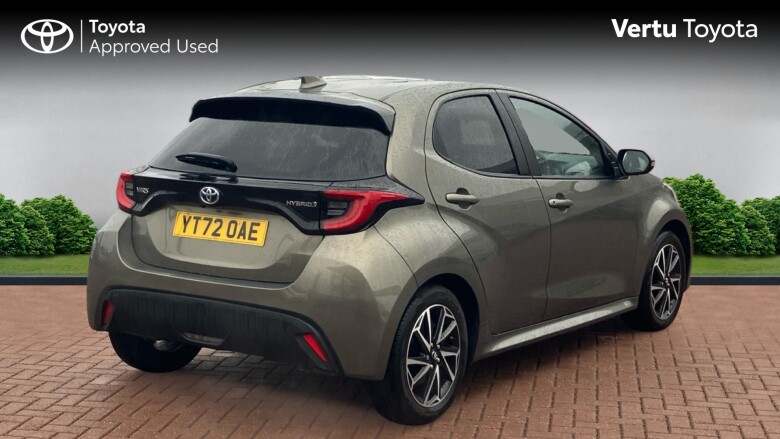 Toyota Yaris 1.5 Hybrid Design 5dr CVT Hybrid Hatchback